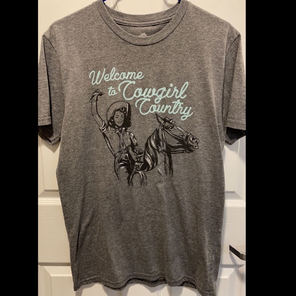 Atwood’s Women’s lightweight country shirt